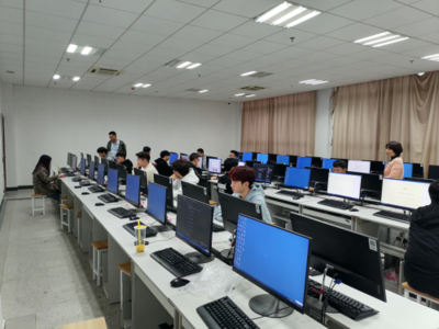 技藝爭鋒，代碼生輝——我校第六屆學生技能競賽之Web前端設計賽項圓滿落幕